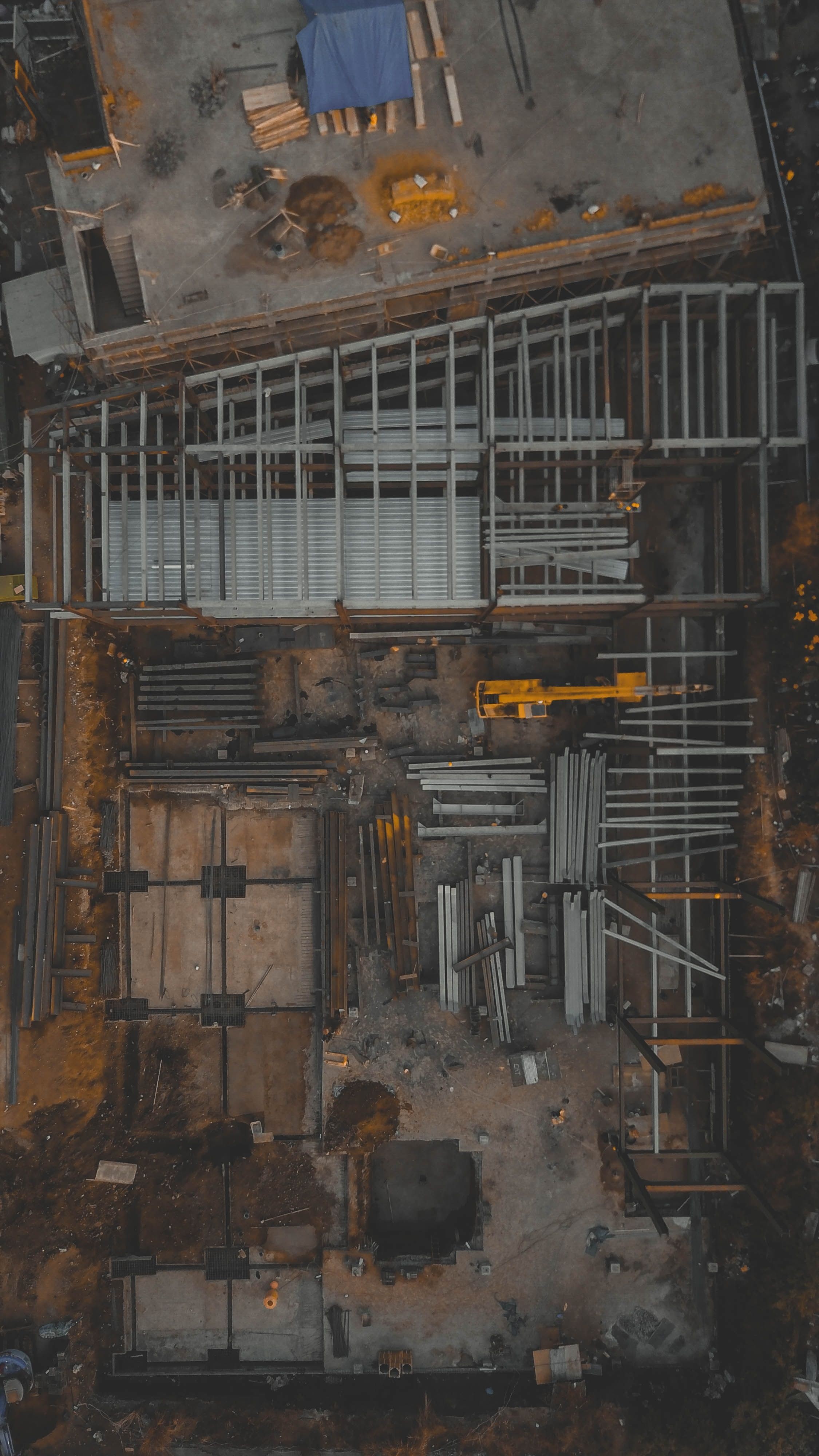 abandoned factory map, carte de JDR post-apocalyptique (2250×4000 pixels) — battlemap pour Roll20 et Foundry VTT.