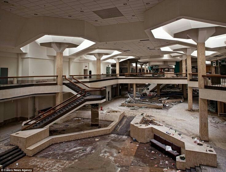 abandoned mall map, carte de JDR post-apocalyptique (736×560 pixels) — battlemap pour Roll20 et Foundry VTT.