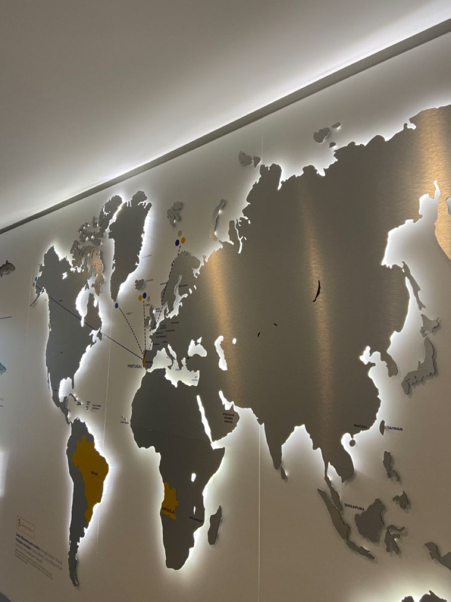 modern office map, carte de JDR moderne (900×1200 pixels) — battlemap pour Roll20 et Foundry VTT.